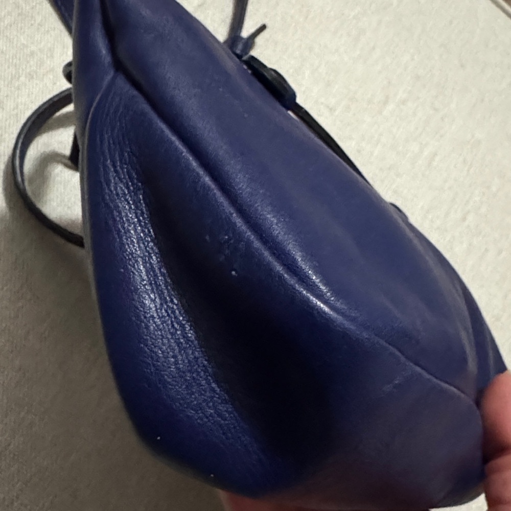 Like New Longchamp 3D Leather Crossbody Blue In Sapphire Color-Gunmetal Hardware - Picture 8 of 16